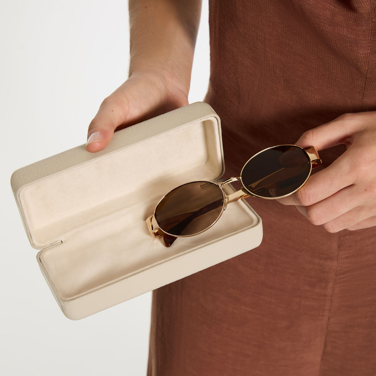 Run To The Sun Sunglasses Case - Oat