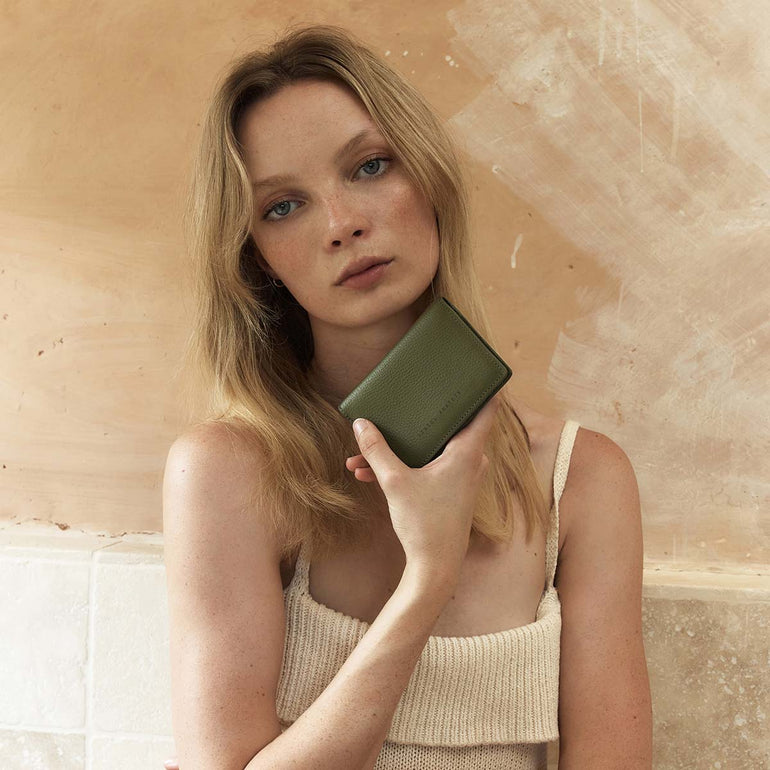 Status Anxiety Easy Does It Women's Leather Wallet Khaki